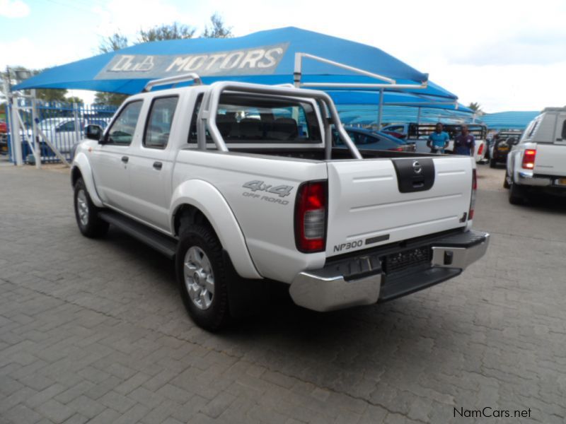 Nissan NP300 2.5 TD 4x4 D/Cab in Namibia