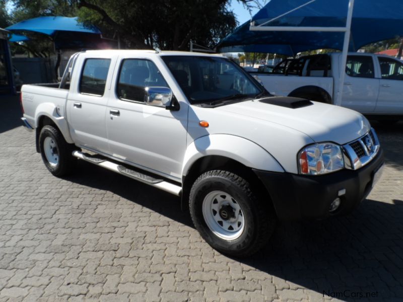 Nissan NP300 2.5 TD 4x4 D/cab in Namibia