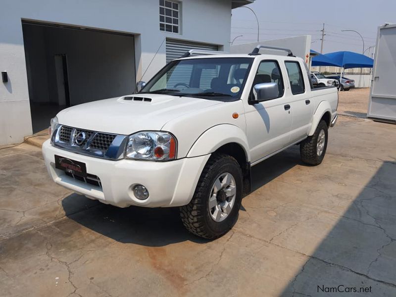 Nissan NP300 2.5 TDI 4X4 P/U D/C in Namibia