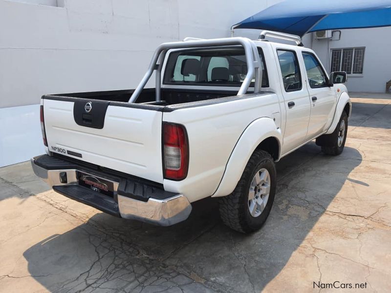 Nissan NP300 2.5 TDI 4X4 P/U D/C in Namibia