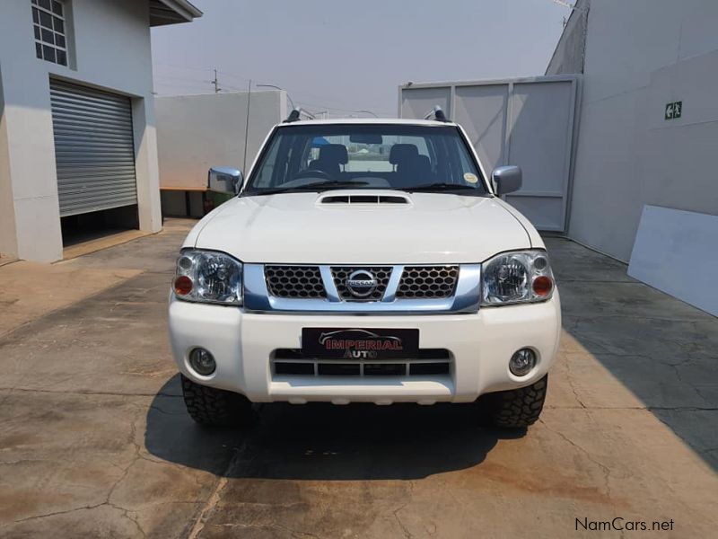 Nissan NP300 2.5 TDI 4X4 P/U D/C in Namibia