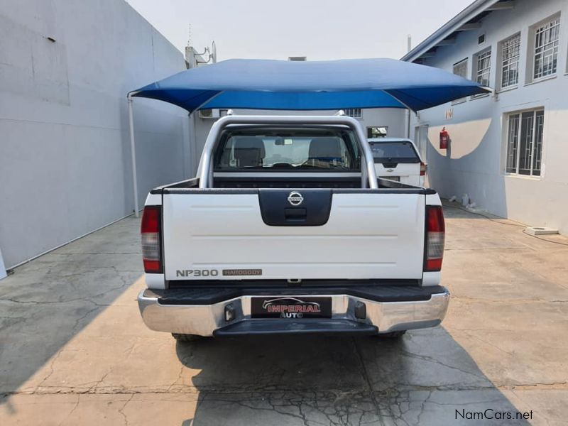 Nissan NP300 2.5 TDI 4X4 P/U D/C in Namibia