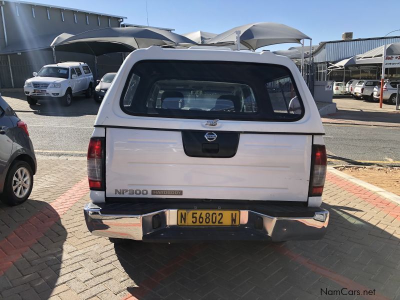 Nissan NP300 2.5 TDI 4x4 in Namibia