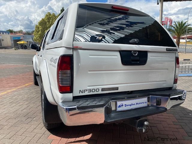 Nissan NP300 2.5 TDI D/Cab 4x4 in Namibia