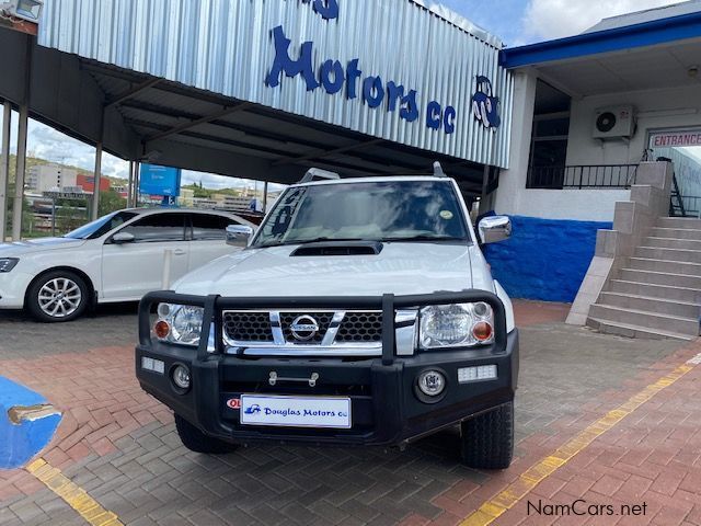 Nissan NP300 2.5 TDI D/Cab 4x4 in Namibia