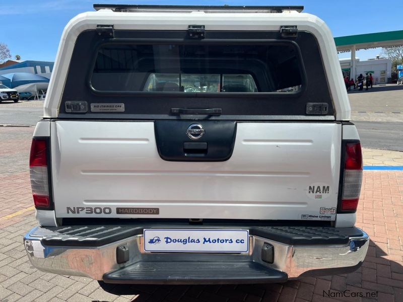 Nissan NP300 2.5 TDi 4x4 DCab in Namibia