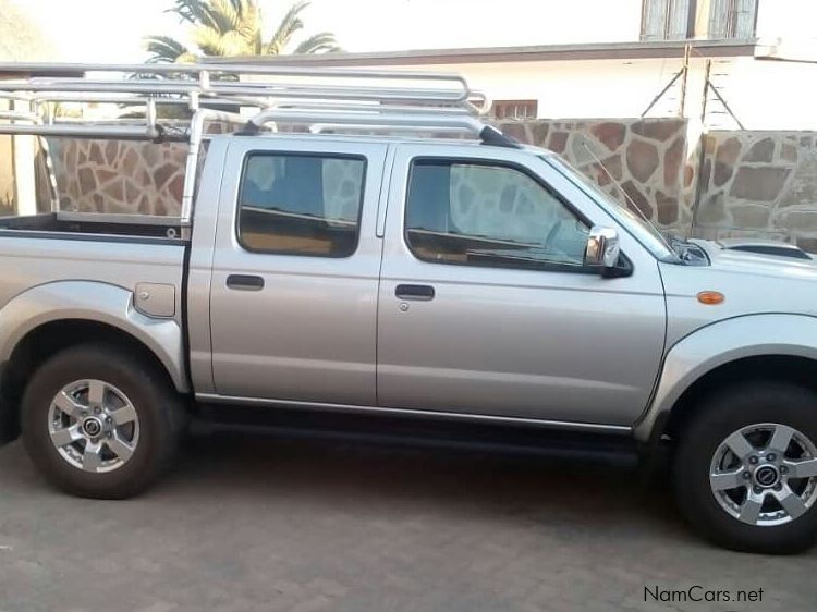 Nissan NP300 2.5 TDi DOUBLE CAB 4X4 in Namibia