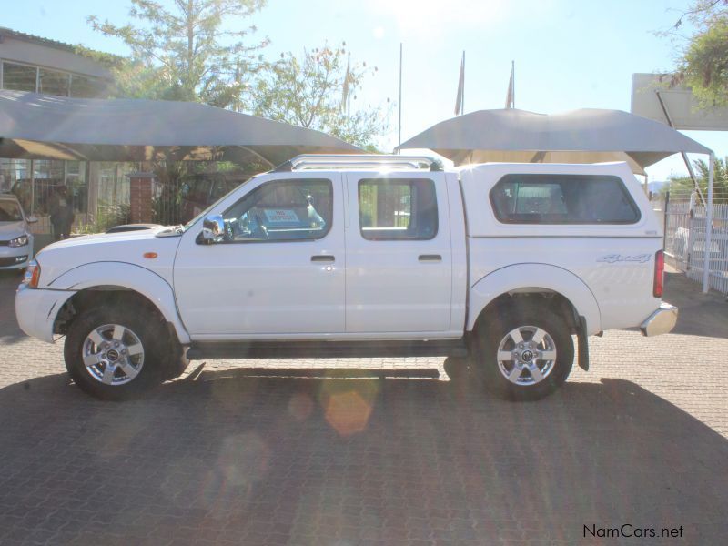 Nissan NP300 2.5CDI D/C 4X4 in Namibia