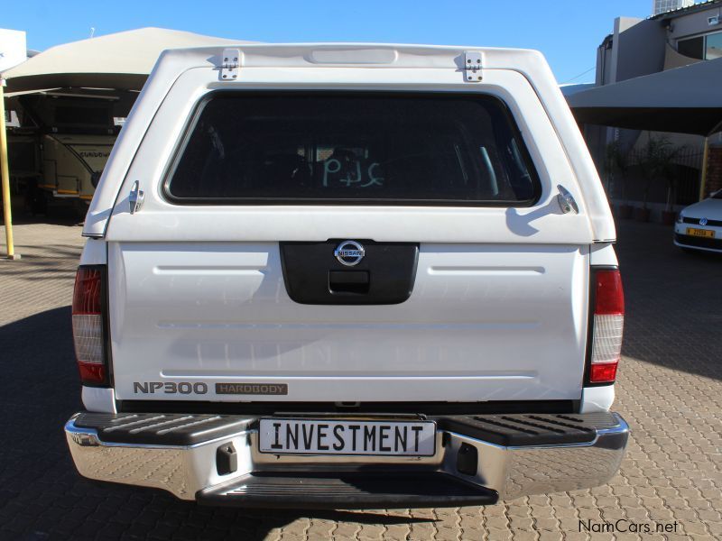 Nissan NP300 2.5CDI D/C 4X4 in Namibia