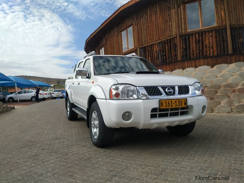 Nissan NP300 2.5D 4X4 DC in Namibia