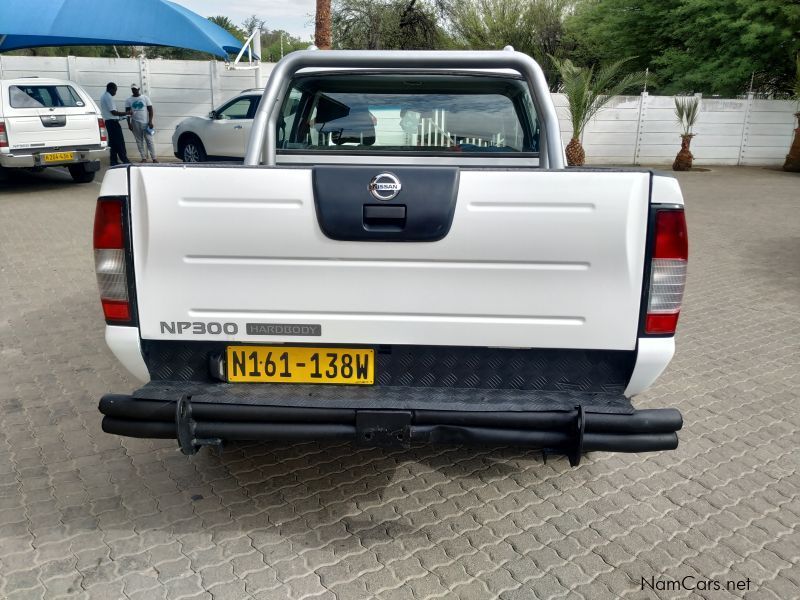 Nissan NP300 2.5D 4X4 DC in Namibia