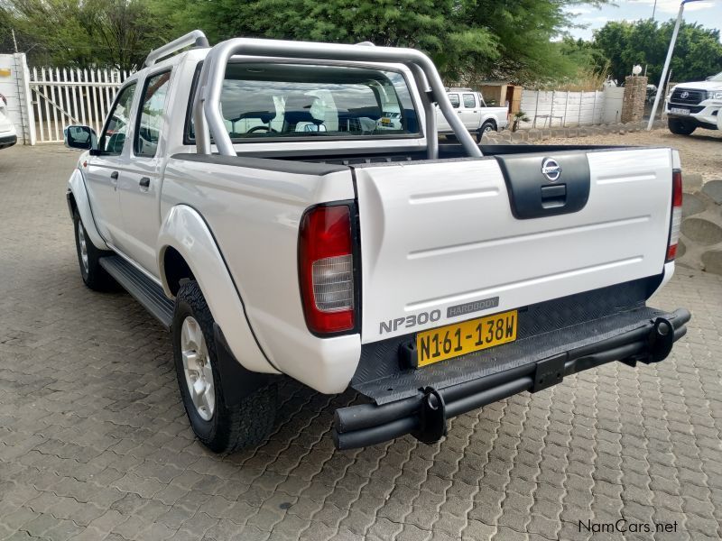 Nissan NP300 2.5D 4X4 DC in Namibia