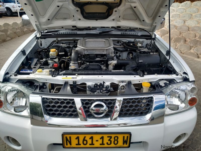 Nissan NP300 2.5D 4X4 DC in Namibia