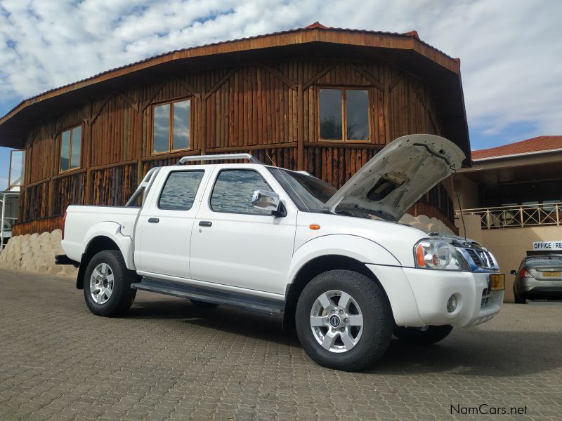 Nissan NP300 2.5D 4X4 DC in Namibia