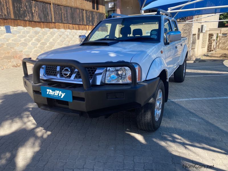 Nissan NP300 2.5D HIGH 4X4 DC in Namibia