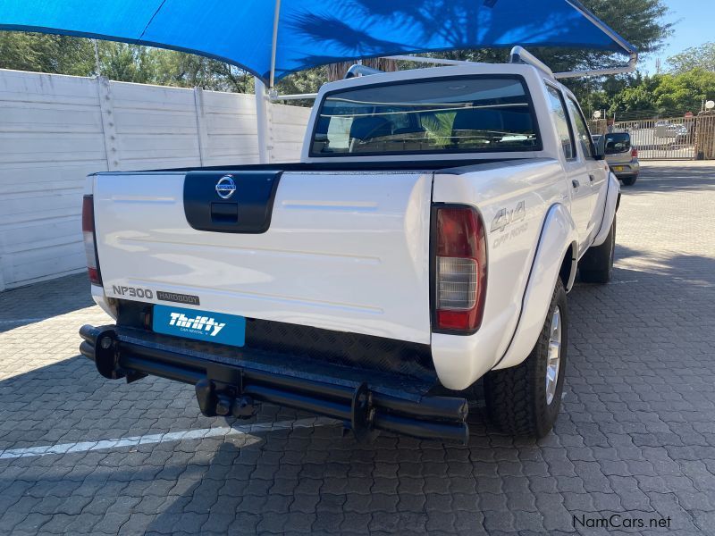 Nissan NP300 2.5D HIGH 4X4 DC in Namibia