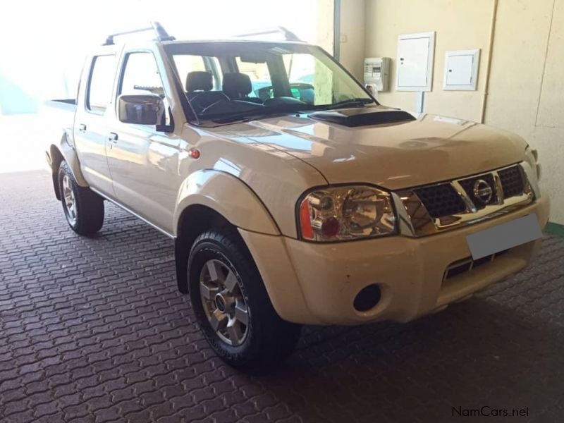 Nissan NP300 2.5Td D/c 4x4 in Namibia