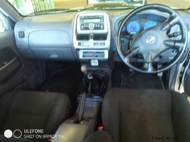 Nissan NP300 2.5Td D/c 4x4 in Namibia