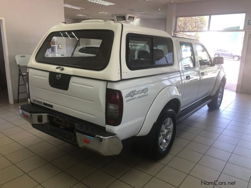 Nissan NP300 2.5Td D/c 4x4 in Namibia