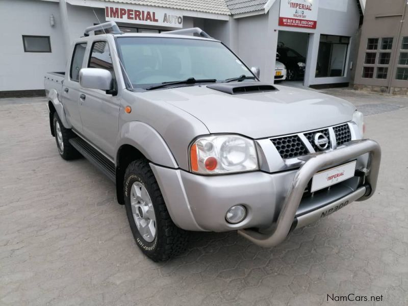 Nissan NP300 2.5Td D/c 4x4 in Namibia