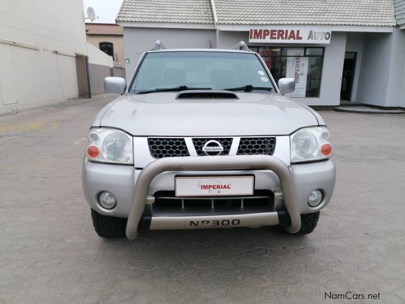 Nissan NP300 2.5Td D/c 4x4 in Namibia