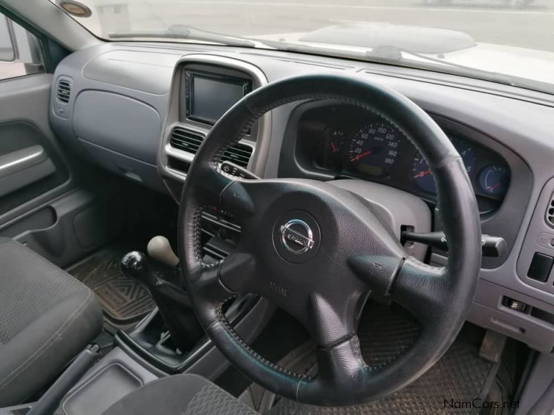 Nissan NP300 2.5Td D/c 4x4 in Namibia