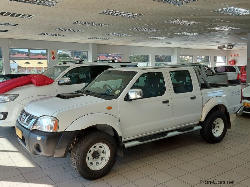 Nissan NP300 2.5Td D/c 4x4 in Namibia