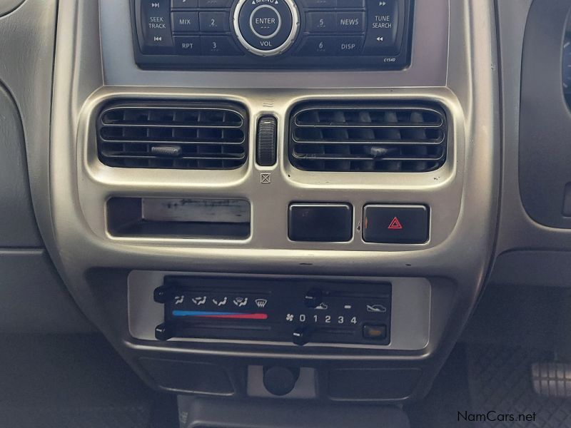 Nissan NP300 2.5Td D/c 4x4 in Namibia