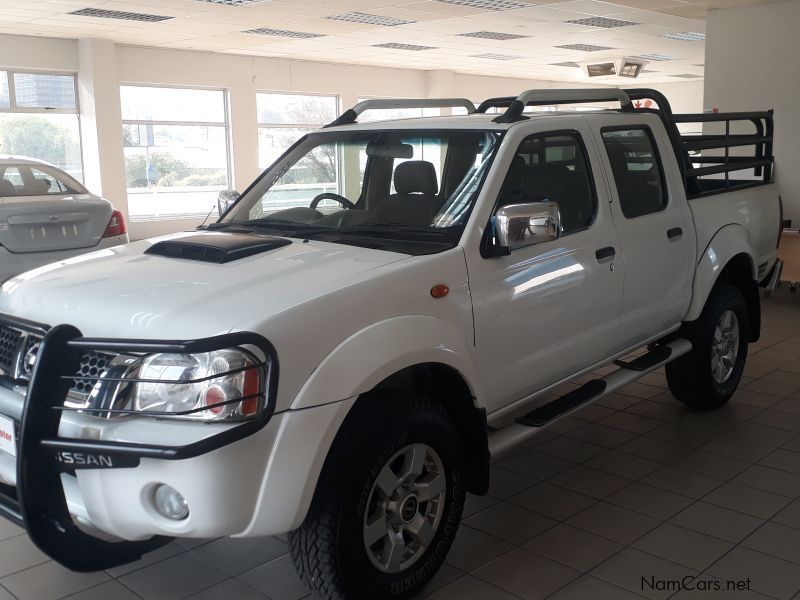 Nissan NP300 2.5Td D/c 4x4 in Namibia