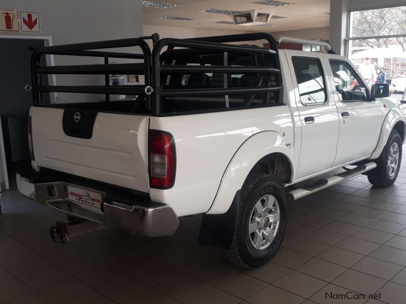 Nissan NP300 2.5Td D/c 4x4 in Namibia