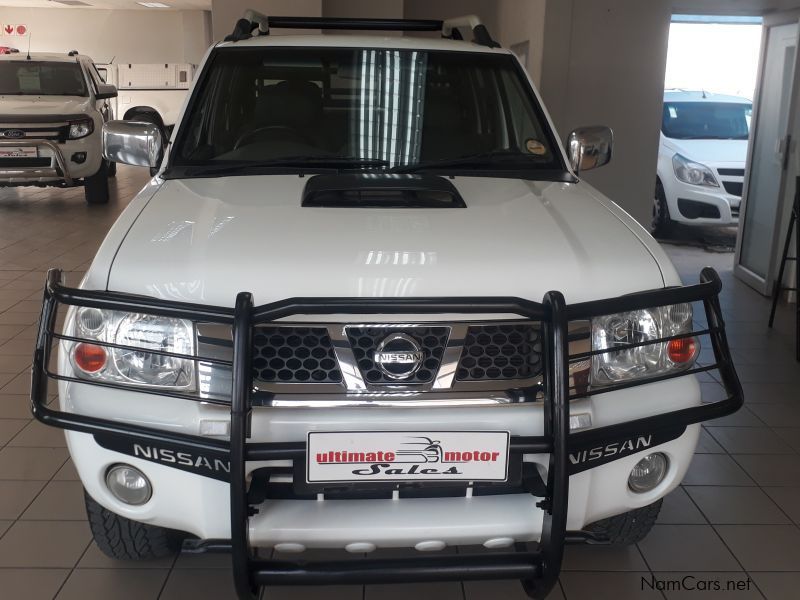 Nissan NP300 2.5Td D/c 4x4 in Namibia