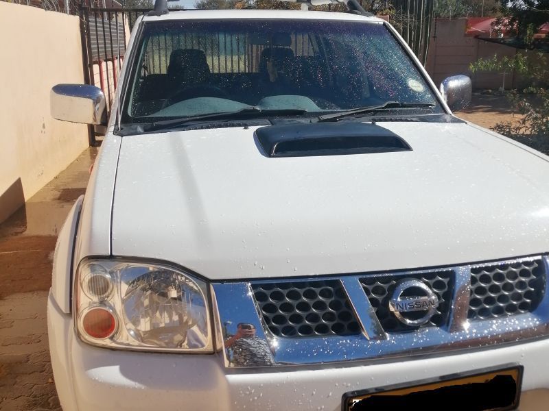 Nissan NP300 HARDBODY 2.5TDCI 4X4 PU DC in Namibia