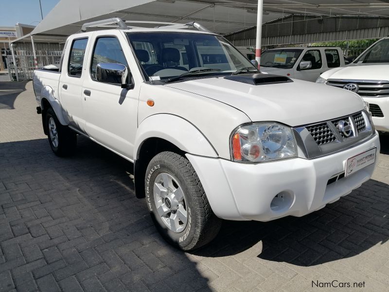 Nissan NP300 Hardbody 2.5 TDi 4X4 P/U D/C in Namibia