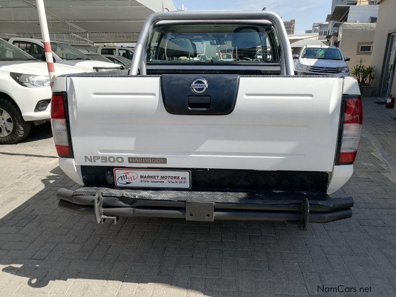 Nissan NP300 Hardbody 2.5 TDi 4X4 P/U D/C in Namibia