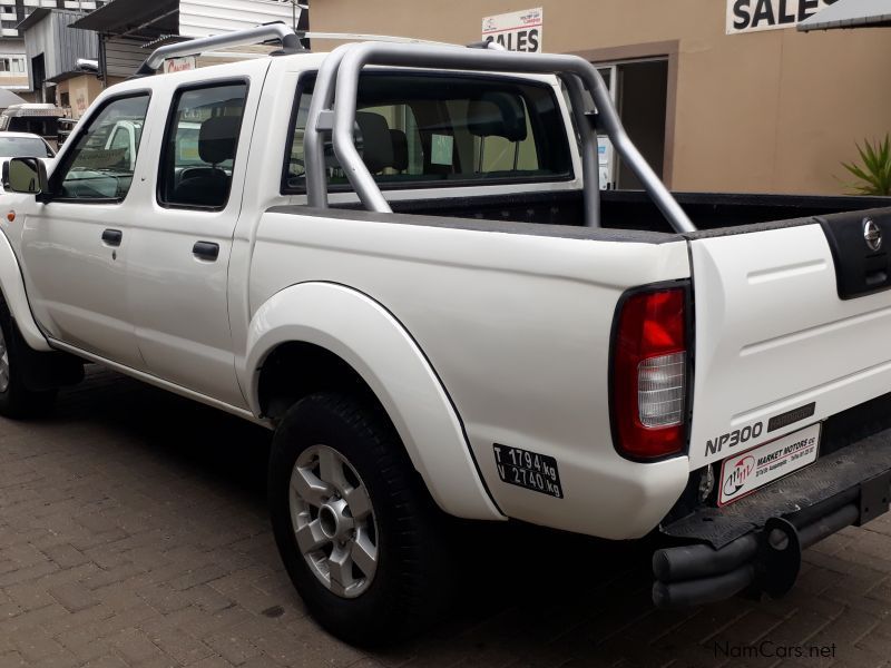 Nissan NP300 Hardbody 2.5 TDi 4X4 P/U D/C in Namibia