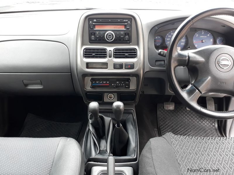 Nissan NP300 Hardbody 2.5 TDi 4X4 P/U D/C in Namibia