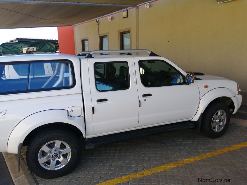 Nissan NP300 Hardbody Double Cab 2.5TDi  4x4 in Namibia