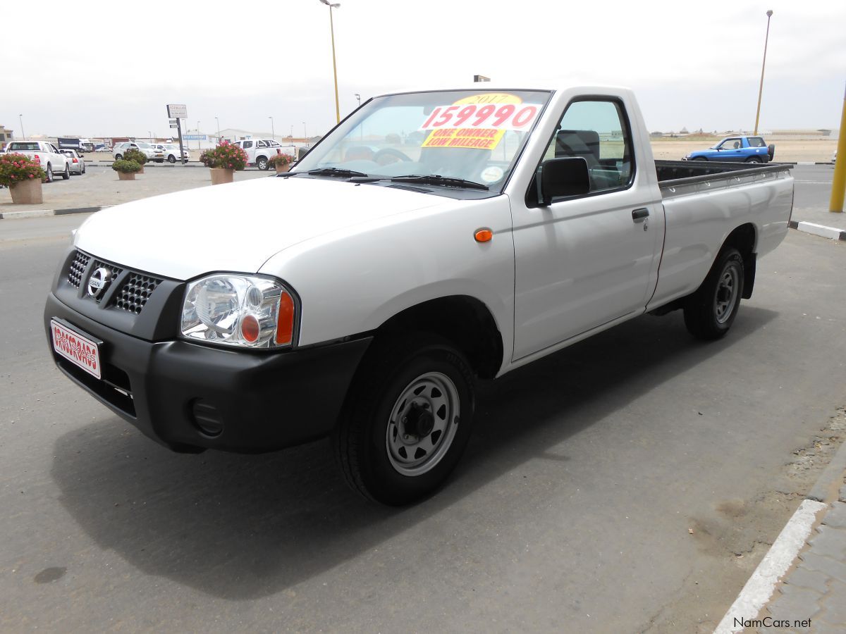 Nissan Np300 2.0 s/c lwb base in Namibia
