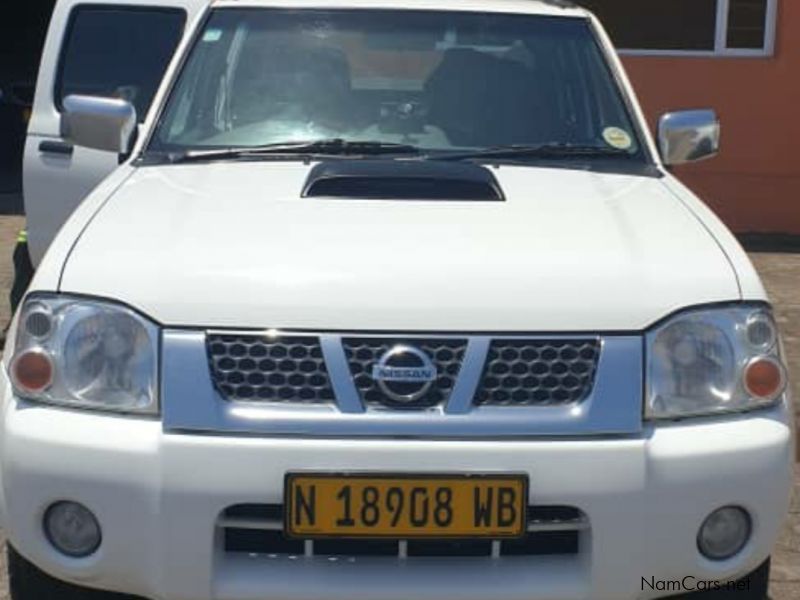 Nissan Np300 2.5 4x4 in Namibia