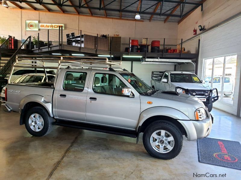 Nissan Np300 2.5 TDI 4x4 D/C in Namibia