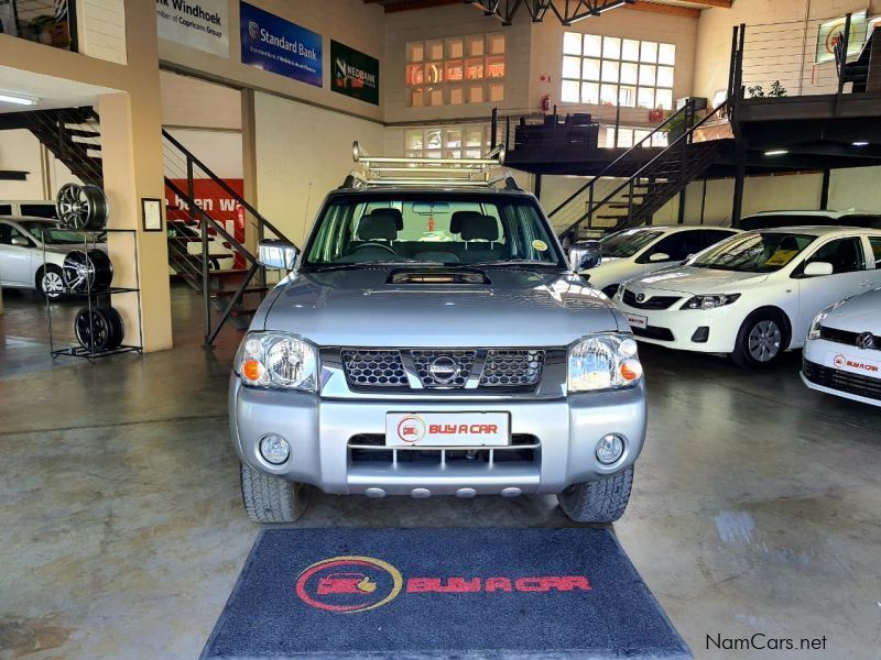 Nissan Np300 2.5 TDI 4x4 D/C in Namibia