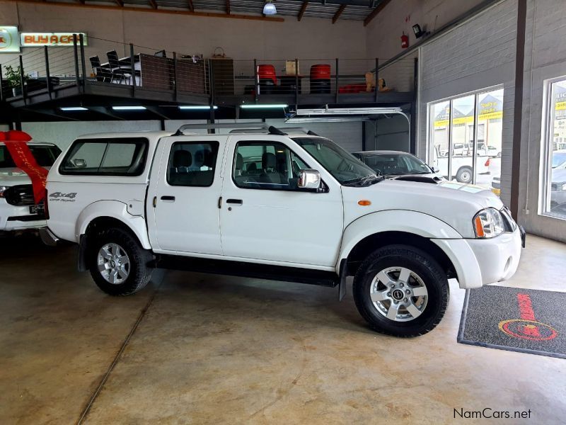 Nissan Np300 2.5 TDI 4x4 D/C in Namibia