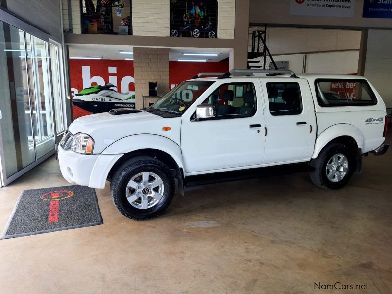 Nissan Np300 2.5 TDI 4x4 D/C in Namibia