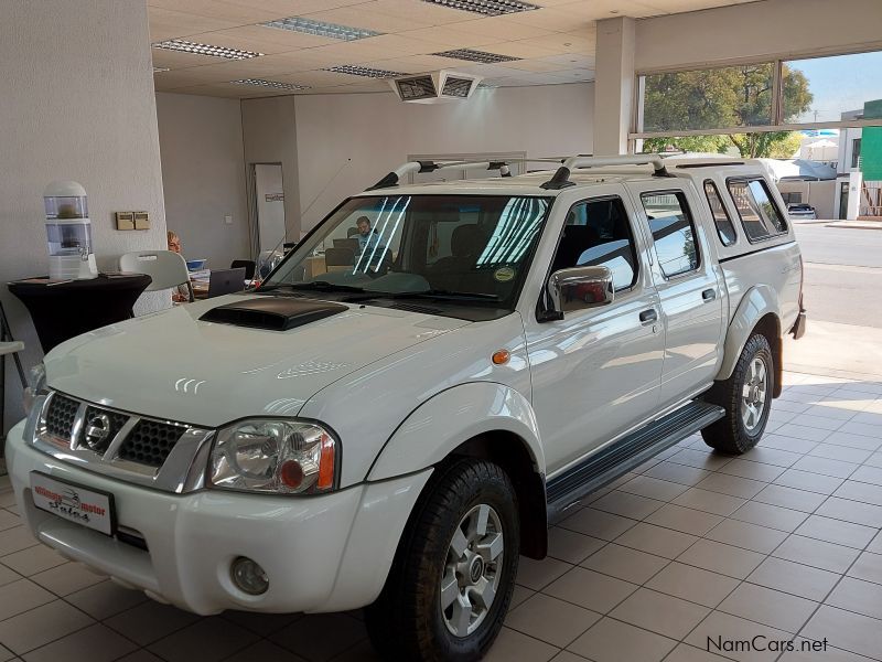 Nissan Np300 2.5 Tdi 4x4 P/u D/c in Namibia