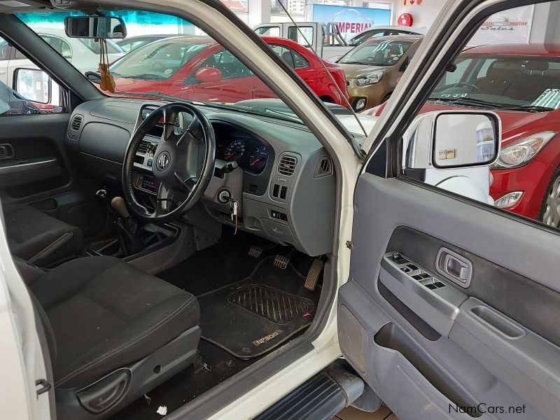 Nissan Np300 2.5 Tdi 4x4 P/u D/c in Namibia