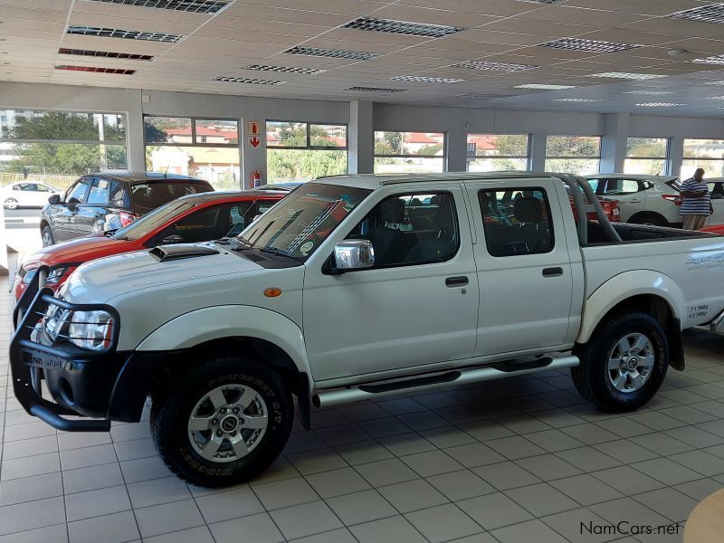 Nissan Np300 2.5 Tdi 4x4 P/u D/c in Namibia