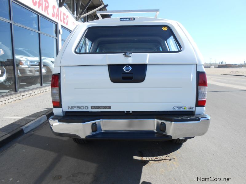 Nissan Np300 2.5 Tdi D/c 4x4 in Namibia