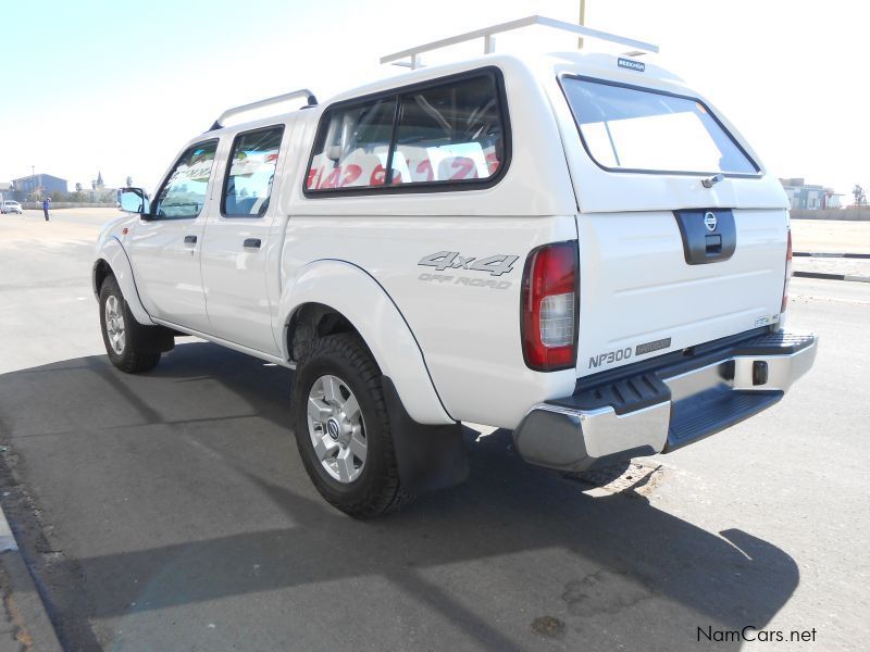 Nissan Np300 2.5 Tdi D/c 4x4 in Namibia