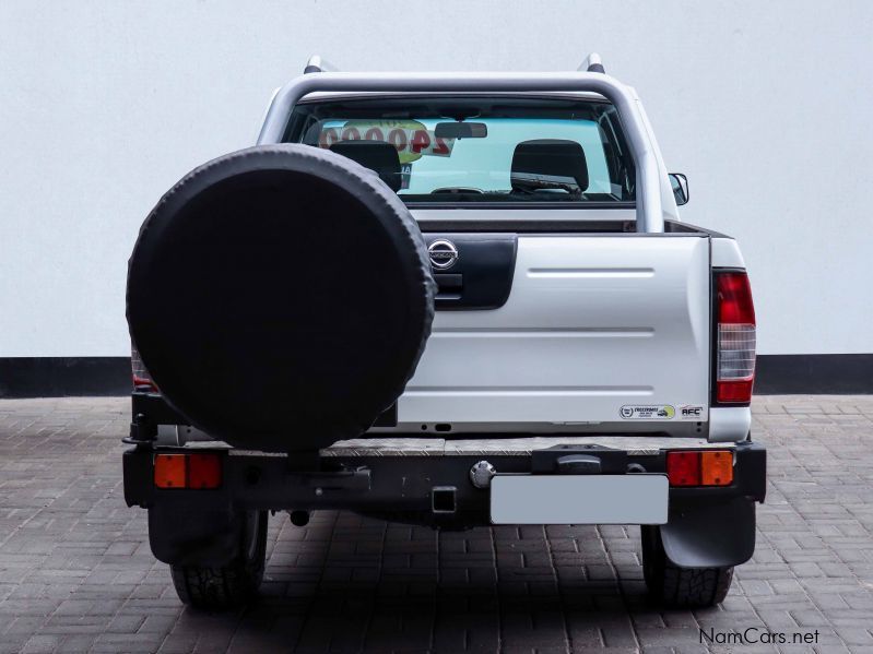 Nissan Np300 2.5 Tdi D/c 4x4 in Namibia