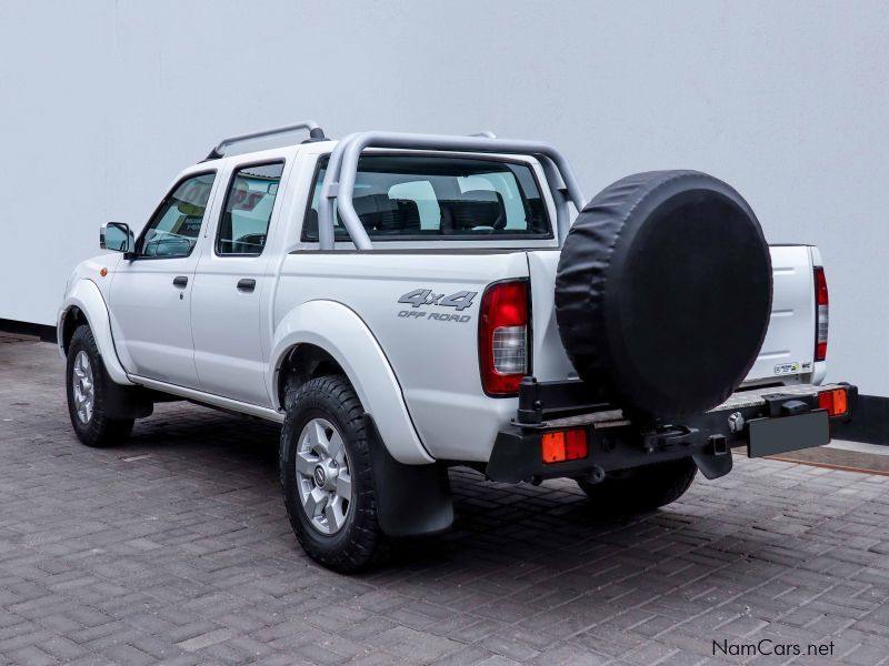 Nissan Np300 2.5 Tdi D/c 4x4 in Namibia